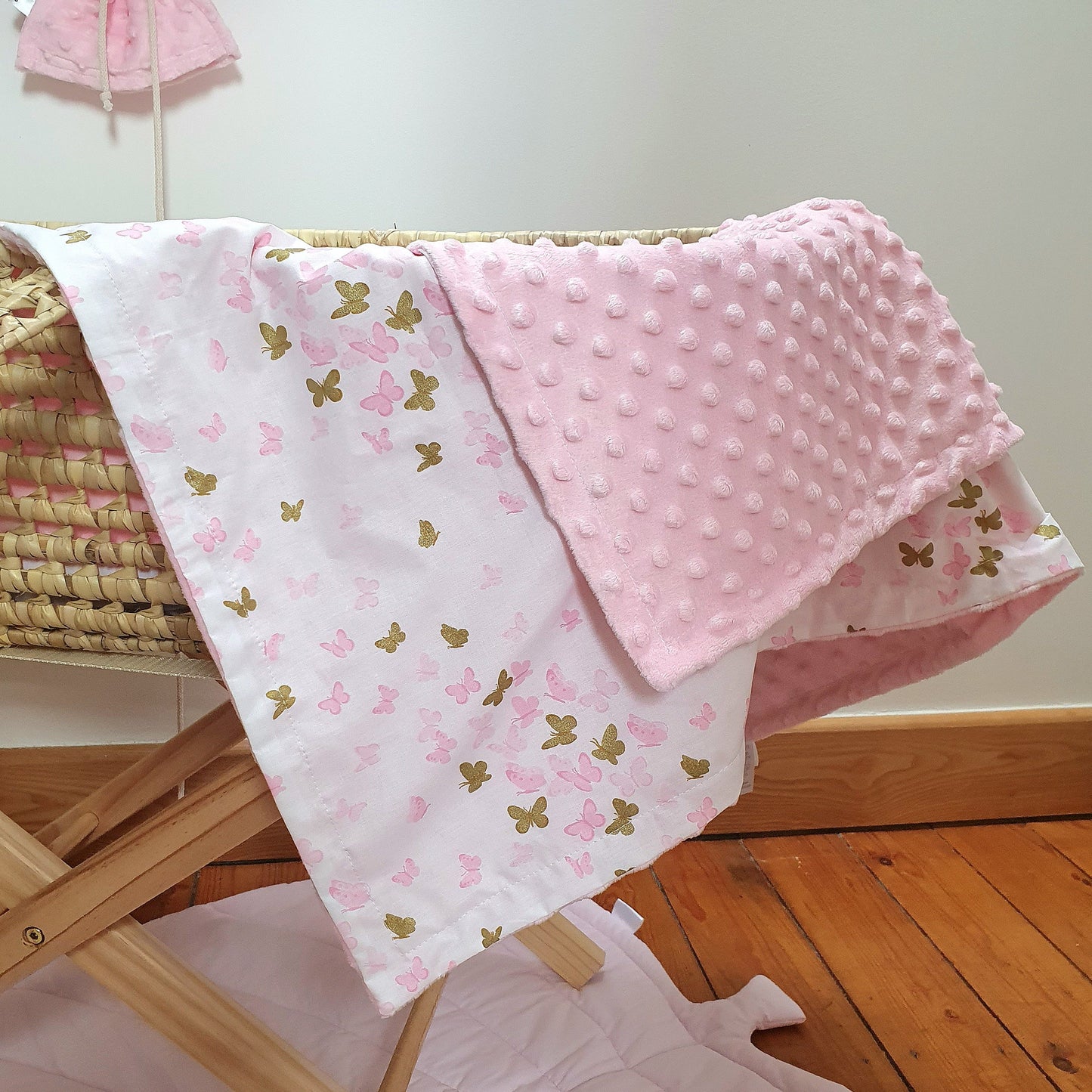 Gift set of 2: Baby blanket and balloon, Butterflies Pink