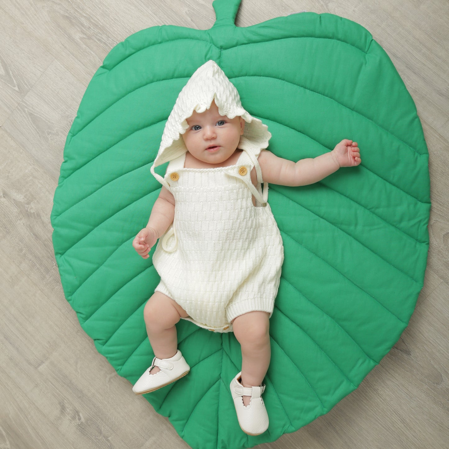 Green leaf rug