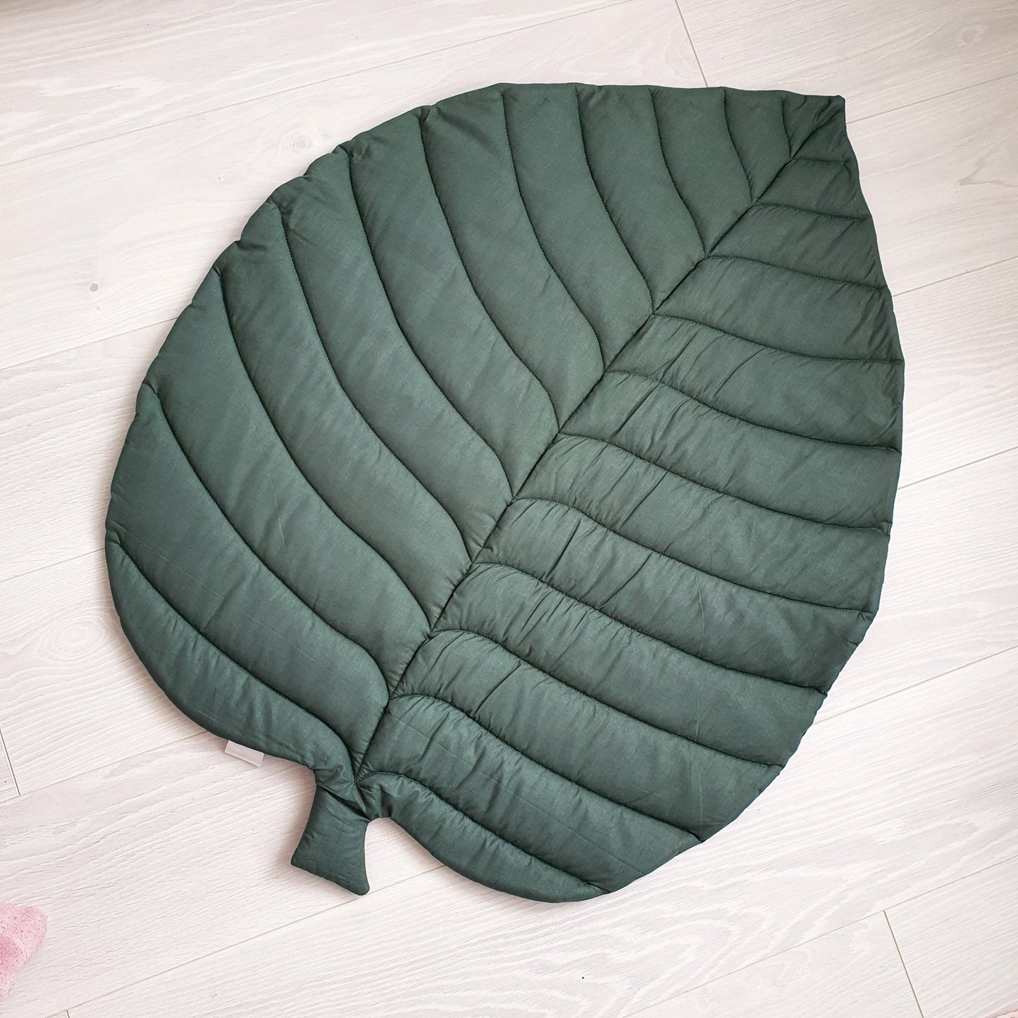 Dark Green Leaf rug
