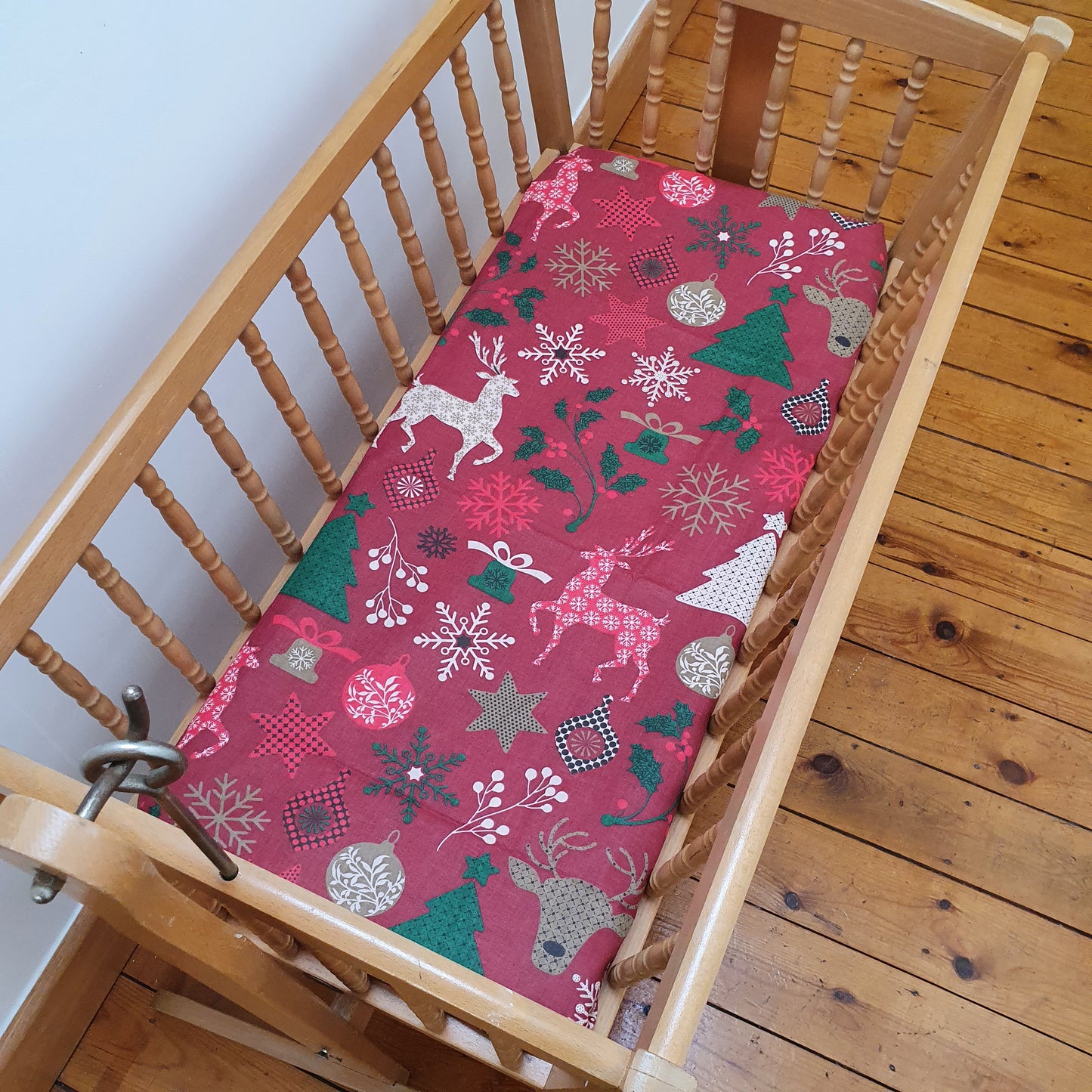 Set of 2 Red Christmas crib sheets